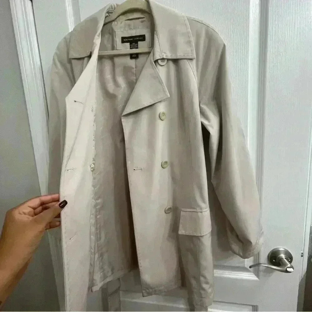 Belted Lightweight Trench Coat - Picture 5 of 10
